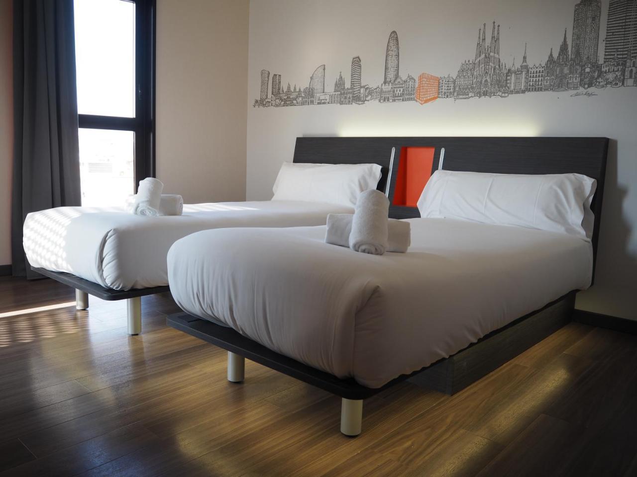 Easyhotel Barcelona Fira L'Hospitalet de Llobregat Dış mekan fotoğraf